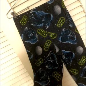 948 avail 6-2-22 mb,  Wars Pajamas Size 10-12 !